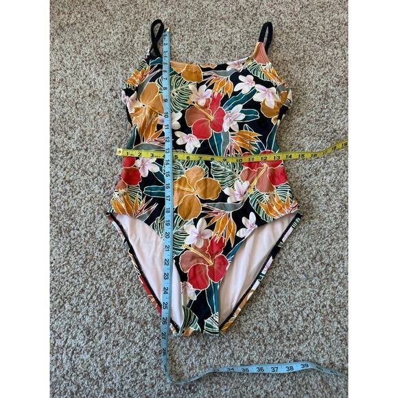 HURLEY One Piece swim suit, size Medium, Floral Print - Picture 4 of 9